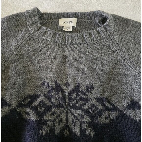 J Crew Mens Hand Knit int Wool Sweater Size Medium Gray Snowflake - Picture 2 of 5